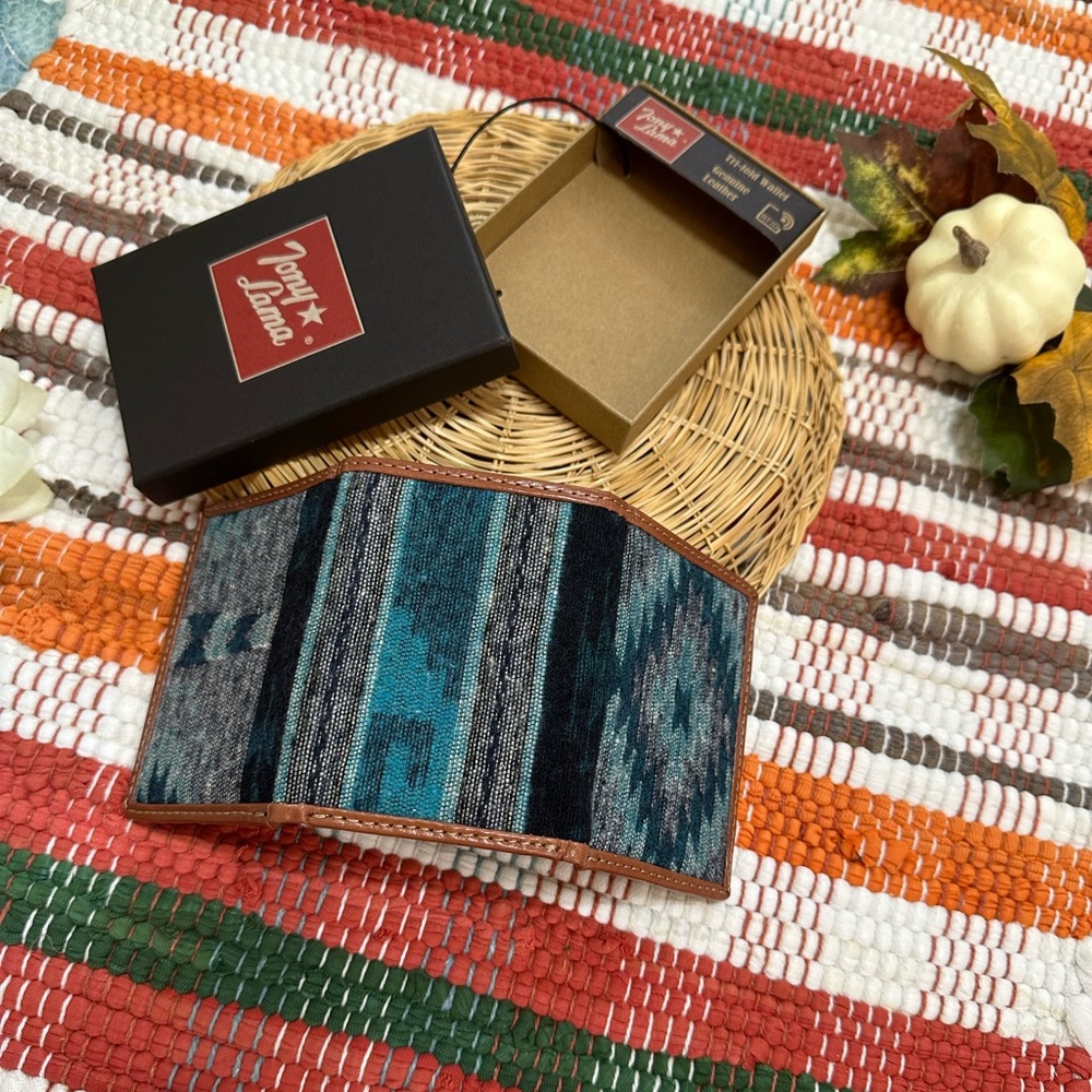 New Tony Lama Tri-Fold Wallet RFID Blue Aztec Canvas Leather Cowboy Western NWT - Picture 4 of 15